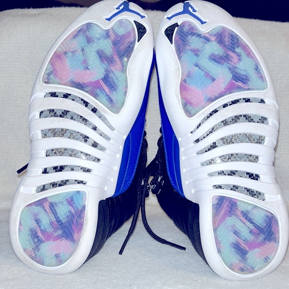 Air Jordan 12 Retro – Kids Size 5 - Picture 6 of 6